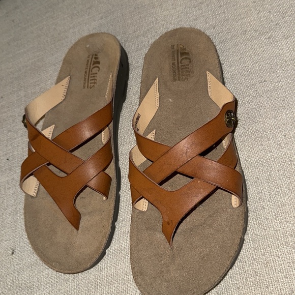 CLIFFS WHITE MOUNTAIN Womens Strappy Slip On Brown size US 8. EUC - Picture 2 of 10